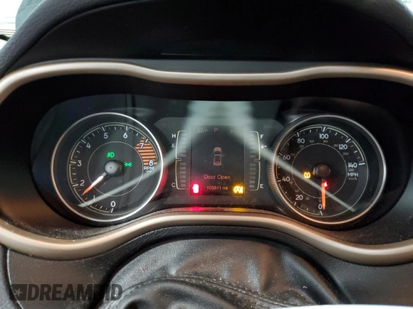 2018 Jeep Cherokee Latitude z VIN 1C4PJMCXXJD532040, wystawiony jako Copart lot #46475515 z przebiegiem 103 811 mil mil oraz Szkoda całkowita • Salvage title. Historia ofert i sprzedaży dostępna na DreamBid. Obrazek 9.