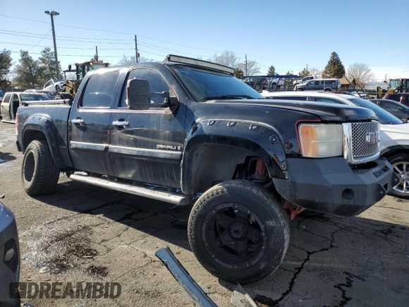 2007 GMC Sierra Denali z VIN 2GTEK638171707014, wystawiony jako Copart lot #42591155 z przebiegiem 263 123 mil mil oraz Szkoda całkowita • Salvage title. Historia ofert i sprzedaży dostępna na DreamBid. Obrazek 4.