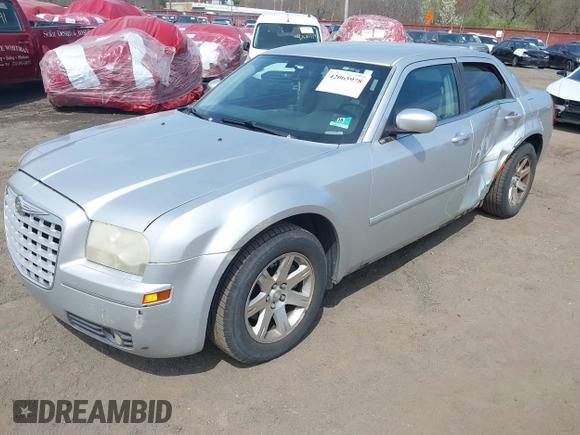 2007 Chrysler 300 Touring with VIN 2C3KA53G17H798756, listed as a IAAI auction lot 42065978 with 204,388 mi miles and . Bid and sale history available at carsss.com. Image 2.