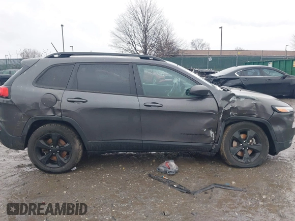 2018 Jeep Cherokee Latitude with VIN 1C4PJMCX4JD517792, listed as a IAAI auction lot 41524331 with Not provided miles and . Bid and sale history available at DreamBid. Image 12.