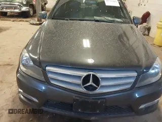 2013 Mercedes-Benz C 300 Sport with VIN WDDGF8AB8DR279197, listed as a IAAI auction lot 41735402 with 205,746 mi miles and . Bid and sale history available at carsss.com. Image 12.