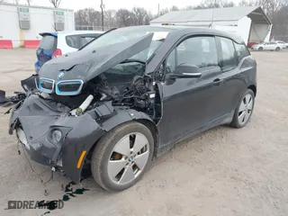 2015 BMW i3 with VIN WBY1Z4C5XFV501268, listed as a IAAI auction lot 41028732 with NaN miles. Bid and sale history available at carsss.com. Image 17.