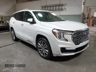 2024 GMC Terrain Denali with VIN 3GKALXEGXRL373884, listed as a IAAI auction lot 41373591 with 2,863 mi miles. Bid and sale history available at carsss.com. Image 1.