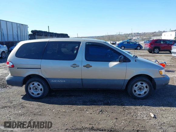 2000 Toyota Sienna CE with VIN 4T3ZF19C1YU240674, listed as a IAAI auction lot 41934876 with 250,196 mi miles. Bid and sale history available at carsss.com. Image 14.