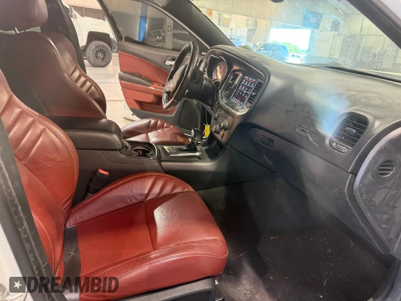 2021 Dodge Charger SRT Hellcat Widebody z VIN 2C3CDXL93MH662407, wystawiony jako Copart lot #58264615 z przebiegiem 56 012 mil mil oraz Czysty tytuł • Clean title. Historia ofert i sprzedaży dostępna na DreamBid. Obrazek 5.