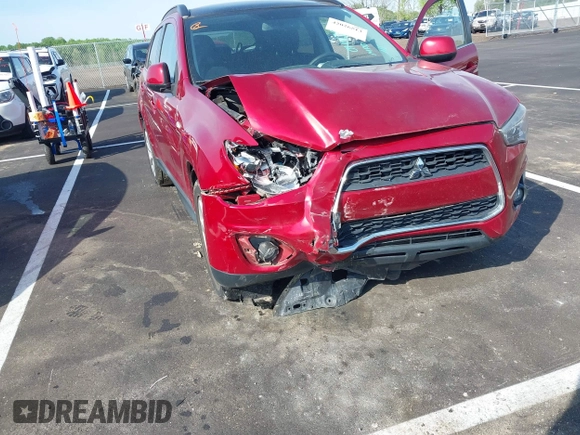 2014 Mitsubishi Outlander SE z VIN 4A4AP4AU7EE014439, wystawiony jako IAAI lot #42026513 z przebiegiem 70 963 mil mil oraz . Historia ofert i sprzedaży dostępna na DreamBid. Obrazek 6.