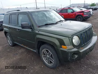 2008 Jeep Patriot Sport z VIN 1J8FF28W78D771999, wystawiony jako IAAI lot #42622927 z przebiegiem 115 442 mil mil oraz . Historia ofert i sprzedaży dostępna na DreamBid. Obrazek 1.