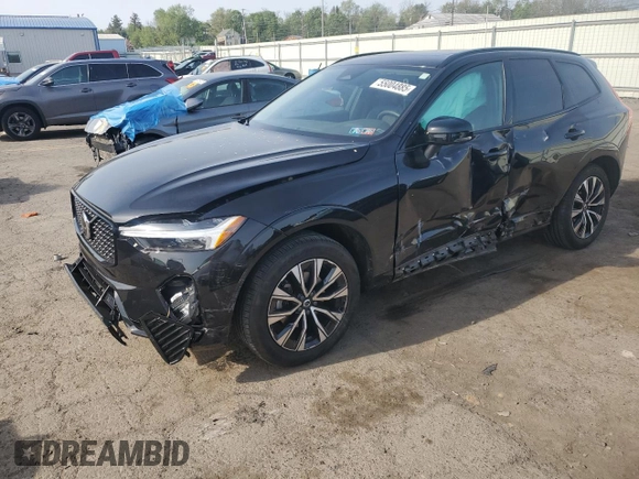 2024 Volvo XC60 Plus Dark Theme z VIN YV4L12RL5R1767754, wystawiony jako Copart lot #55004885 z przebiegiem 13 207 mil mil oraz Szkoda całkowita • Salvage title. Historia ofert i sprzedaży dostępna na DreamBid. Obrazek 1.