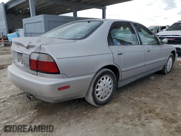 1997 Honda Accord EX with VIN 1HGCD566XVA201031, listed as a Copart auction lot 44755585 with 134,966 mi miles and Salvage Title. Bid and sale history available at carsss.com. Image 3.