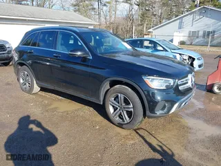 2022 Mercedes-Benz GLC with VIN W1N0G8EB2NV343237, listed as a IAAI auction lot 41639586 with 33,580 mi miles. Bid and sale history available at carsss.com. Image 1.