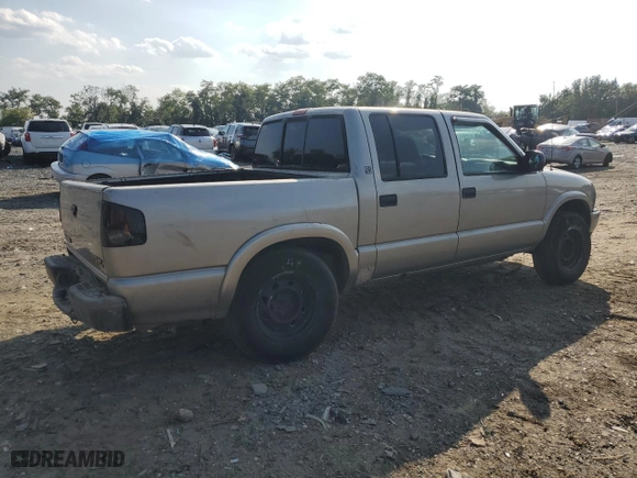 2001 GMC Sonoma SLS with VIN 1GTDT13W81K211645, listed as a Copart auction lot 68911514 with 236,429 mi miles and Salvage Title. Bid and sale history available at carsss.com. Image 3.