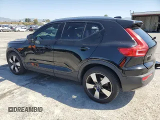 2019 Volvo XC40 Momentum z VIN YV4162UK3K2110085, wystawiony jako Copart lot #54075235 z przebiegiem 32 305 mil mil oraz Szkoda całkowita • Salvage title. Historia ofert i sprzedaży dostępna na DreamBid. Obrazek 2.
