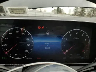2024 Mercedes-Benz GLC 300 z VIN W1NKM4HBXRF129263, wystawiony jako Copart lot #51747035 z przebiegiem 15 898 mil mil oraz Szkoda całkowita • Salvage title. Historia ofert i sprzedaży dostępna na DreamBid. Obrazek 9.