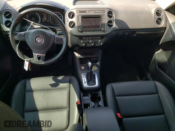 2017 Volkswagen Tiguan S z VIN WVGAV7AX9HK018499, wystawiony jako Copart lot #62606655 z przebiegiem 77 991 mil mil oraz Szkoda całkowita • Salvage title. Historia ofert i sprzedaży dostępna na DreamBid. Obrazek 8.