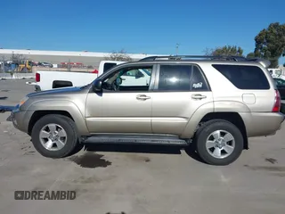 2005 Toyota 4Runner SR5 z VIN JTEZU14RX50057755, wystawiony jako IAAI lot #41679681 z przebiegiem 308 114 mil mil oraz . Historia ofert i sprzedaży dostępna na DreamBid. Obrazek 14.