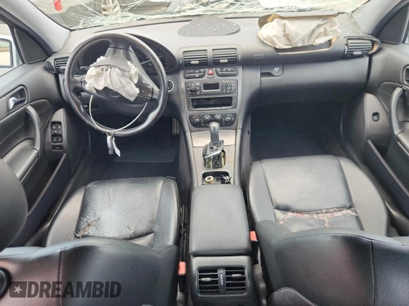 2004 Mercedes-Benz C 230 Kompressor with VIN WDBRF40J94A644777, listed as a Copart auction lot 61159255 with 152,641 mi miles and Salvage title. Bid and sale history available at DreamBid. Image 8.
