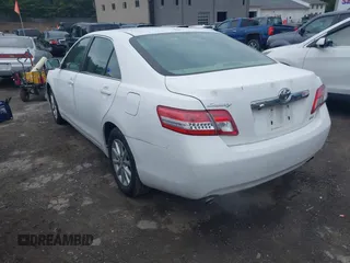 2011 Toyota Camry LE z VIN 4T1BK3EK6BU623628, wystawiony jako IAAI lot #42297914 z przebiegiem 189 562 mil mil oraz . Historia ofert i sprzedaży dostępna na DreamBid. Obrazek 3.