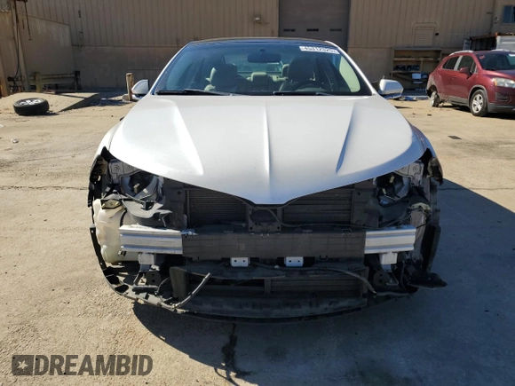 2016 Lincoln MKZ Hybrid with VIN 3LN6L2LU4GR622229, listed as a Copart auction lot 45312325 with 144,922 mi miles and Salvage Title. Bid and sale history available at DreamBid. Image 5.