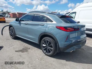 2023 Infiniti QX55 Luxe z VIN 3PCAJ5JRXPF117396, wystawiony jako IAAI lot #41672269 z przebiegiem 9 708 mil mil oraz . Historia ofert i sprzedaży dostępna na DreamBid. Obrazek 3.