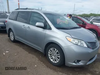 2017 Toyota Sienna XLE Auto Access Seat z VIN 5TDYZ3DC2HS845245, wystawiony jako IAAI lot #42161078 z przebiegiem 154 418 mil mil oraz . Historia ofert i sprzedaży dostępna na DreamBid. Obrazek 1.