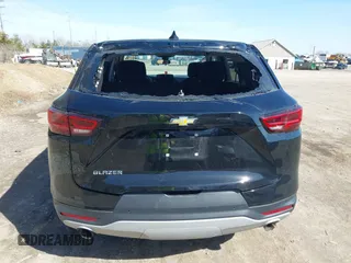 2023 Chevrolet Blazer LT z VIN 3GNKBCR43PS113400, wystawiony jako IAAI lot #41829908 z przebiegiem 22 858 mil mil oraz . Historia ofert i sprzedaży dostępna na DreamBid. Obrazek 16.