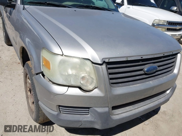 2006 Ford Explorer XLS with VIN 1FMEU62EX6UA48060, listed as a IAAI auction lot 41663300 with 227,296 mi miles. Bid and sale history available at carsss.com. Image 6.