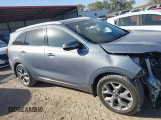 2020 Kia Sorento SX z VIN 5XYPKDA58LG686586, wystawiony jako IAAI lot #40502030 z przebiegiem 76 546 mil mil oraz . Historia ofert i sprzedaży dostępna na DreamBid. Obrazek 13.