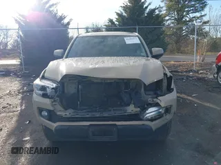 2017 Toyota Tacoma SR5 with VIN 3TMDZ5BN2HM035841, listed as a IAAI auction lot 41201932 with 177,954 mi miles. Bid and sale history available at carsss.com. Image 12.