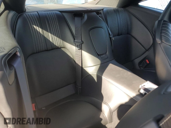 2018 Aston Martin DB11 V8 z VIN SCFRMFAW3JGL04645, wystawiony jako Copart lot #83042994 z przebiegiem Nie podano mil oraz Nie do naprawy. Historia ofert i sprzedaży dostępna na DreamBid. Obrazek 10.