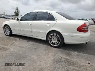 2008 Mercedes-Benz E 350 Luxury z VIN WDBUF56X88B250022, wystawiony jako Copart lot #59788895 z przebiegiem 110 565 mil mil oraz Szkoda całkowita • Salvage title. Historia ofert i sprzedaży dostępna na DreamBid. Obrazek 2.