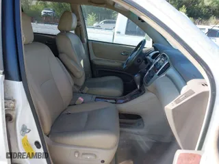2004 Toyota Highlander with VIN JTEDP21A040026826, listed as a IAAI auction lot 42032986 with 229,870 mi miles. Bid and sale history available at carsss.com. Image 5.