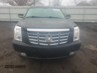 2010 Cadillac Escalade ESV Luxury z VIN 1GYUKHEF1AR199882, wystawiony jako Copart lot #49752735 z przebiegiem 201 061 mil mil oraz Czysty tytuł • Clean title. Historia ofert i sprzedaży dostępna na DreamBid. Obrazek 5.