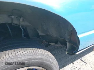 2002 Ford Thunderbird Hardtop Premium z VIN 1FAHP60AX2Y116343, wystawiony jako IAAI lot #42291076 z przebiegiem Nie podano mil oraz . Historia ofert i sprzedaży dostępna na DreamBid. Obrazek 17.