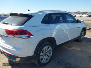 2021 Volkswagen Atlas Cross Sport 3.6L V6 SE w/Technology with VIN 1V2JE2CA9MC200352, listed as a IAAI auction lot 41367596 with 118,354 mi miles. Bid and sale history available at carsss.com. Image 4.