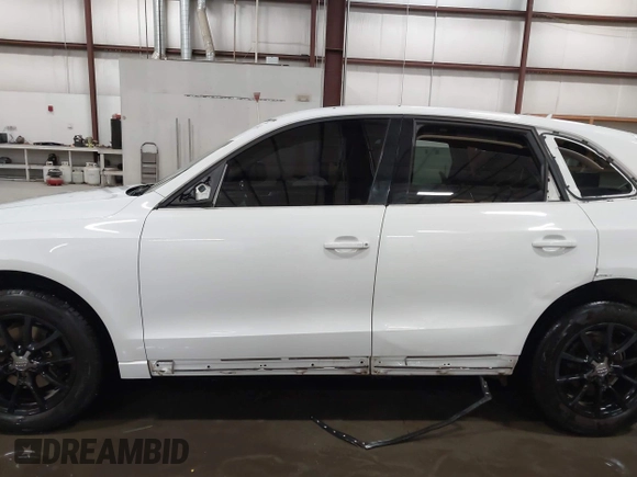2011 Audi Q5 Premium z VIN WA1CFAFP7BA047054, wystawiony jako IAAI lot #41771362 z przebiegiem 155 066 mil mil oraz . Historia ofert i sprzedaży dostępna na DreamBid. Obrazek 15.