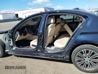 2019 BMW 5 Series 530i xDrive z VIN WBAJA7C55KG912518, wystawiony jako IAAI lot #41846385 z przebiegiem 58 262 mil mil oraz . Historia ofert i sprzedaży dostępna na DreamBid. Obrazek 14.