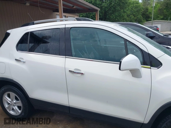 2019 Chevrolet Trax LT with VIN KL7CJLSB9KB797265, listed as a IAAI auction lot 42160882 with 66,666 mi miles and . Bid and sale history available at carsss.com. Image 13.