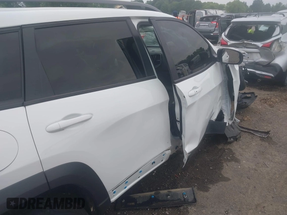 2021 Jeep Cherokee Trailhawk with VIN 1C4PJMBX4MD239112, listed as a IAAI auction lot 42271040 with 62,917 mi miles and . Bid and sale history available at DreamBid. Image 18.