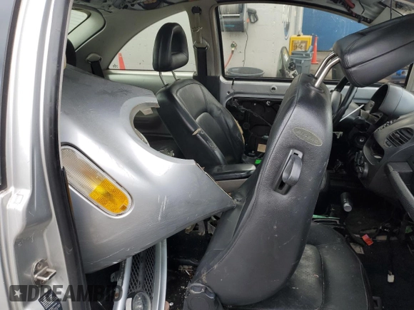 2000 Volkswagen Beetle GLX with VIN 3VWDD21C0YM482825, listed as a Copart auction lot 53031135 with 153,167 mi miles and Salvage Title. Bid and sale history available at DreamBid. Image 10.