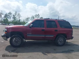 2002 Chevrolet Tahoe LT with VIN 1GNEC13ZX2R326813, listed as a IAAI auction lot 41918241 with 278,409 mi miles. Bid and sale history available at carsss.com. Image 14.