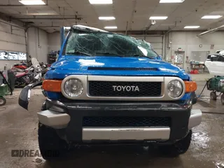 2007 Toyota FJ Cruiser with VIN JTEBU11F770059770, listed as a IAAI auction lot 41663227 with 226,008 mi miles. Bid and sale history available at carsss.com. Image 13.