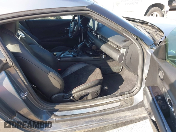 2021 Toyota Supra 2.0 with VIN WZ1DB2C01MW041227, listed as a IAAI auction lot 41011310 with 17,840 mi miles and . Bid and sale history available at DreamBid. Image 5.