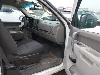 2010 Chevrolet Silverado 1500 with VIN 1GCSKPE32AZ189987, listed as a IAAI auction lot 41443898 with 175,896 mi miles and . Bid and sale history available at DreamBid. Image 5.