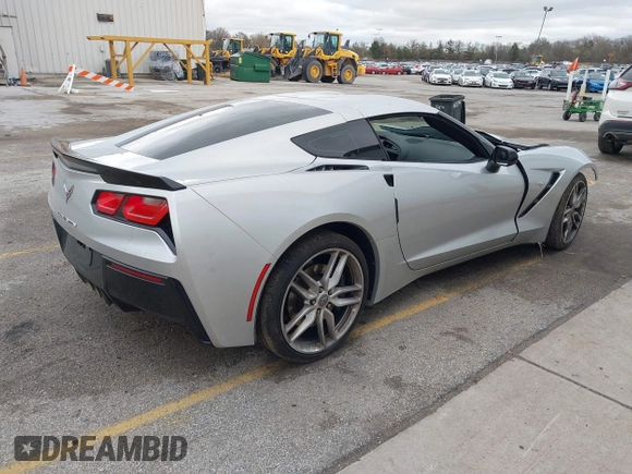 2015 Chevrolet Corvette Z51 3LT z VIN 1G1YM2D74F5114985, wystawiony jako IAAI lot #42077336 z przebiegiem 52 965 mil mil oraz . Historia ofert i sprzedaży dostępna na DreamBid. Obrazek 4.