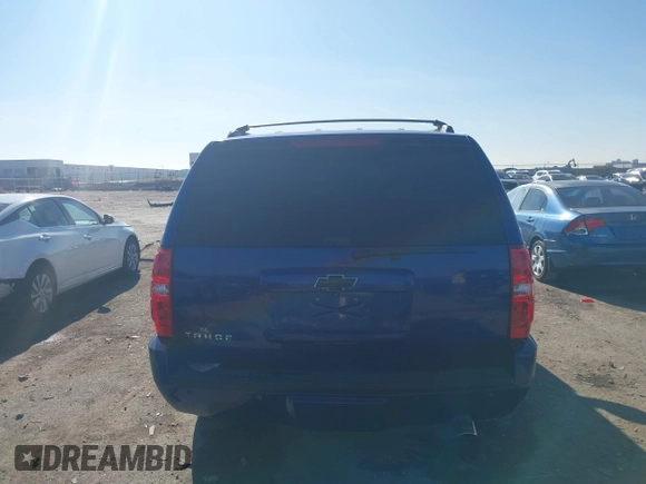 2010 Chevrolet Tahoe LTZ z VIN 1GNUCCE08AR266535, wystawiony jako IAAI lot #41154068 z przebiegiem 212 010 mil mil oraz . Historia ofert i sprzedaży dostępna na DreamBid. Obrazek 17.