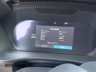 2023 Volvo XC40 Ultimate Dark Theme z VIN YV4L12UX9P2060819, wystawiony jako IAAI lot #42101069 z przebiegiem 24 171 mil mil oraz . Historia ofert i sprzedaży dostępna na DreamBid. Obrazek 7.