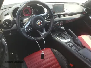 2018 FIAT 124 Spider Abarth z VIN JC1NFAEK5J0138796, wystawiony jako Copart lot #59670904 z przebiegiem 20 960 mil mil oraz Szkody całkowita. Historia ofert i sprzedaży dostępna na DreamBid. Obrazek 8.