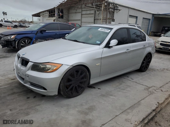 2006 BMW 3 Series 330i with VIN WBAVB33556KS37781, listed as a Copart auction lot 46035235 with 205,184 mi miles and Clean Title. Bid and sale history available at carsss.com. Image 1.