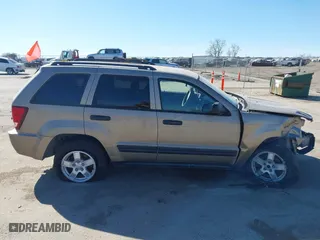 2005 Jeep Grand Cherokee Laredo with VIN 1J4GR48K85C540116, listed as a IAAI auction lot 41816065 with 137,388 mi miles. Bid and sale history available at carsss.com. Image 14.