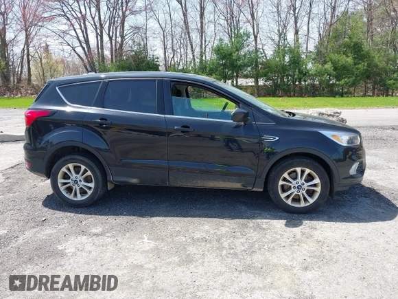 2019 Ford Escape SE z VIN 1FMCU9GD4KUA83745, wystawiony jako IAAI lot #42148855 z przebiegiem 101 592 mil mil oraz . Historia ofert i sprzedaży dostępna na DreamBid. Obrazek 13.